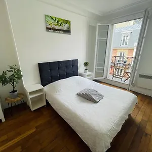  Appartement Tour Eiffel Volontaire
