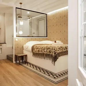  Appartement Drouot - 3 Pièces Luxueux Au Coeur De - 4p - 02